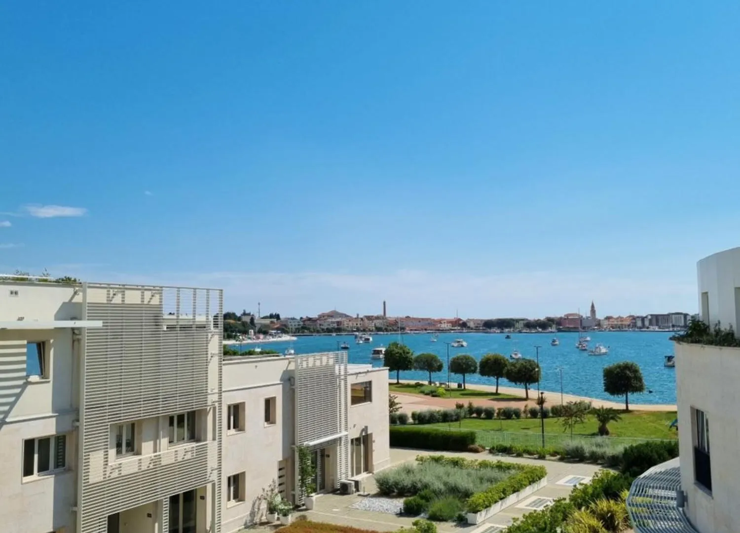 דירה אומאג Lux Seaview Suite